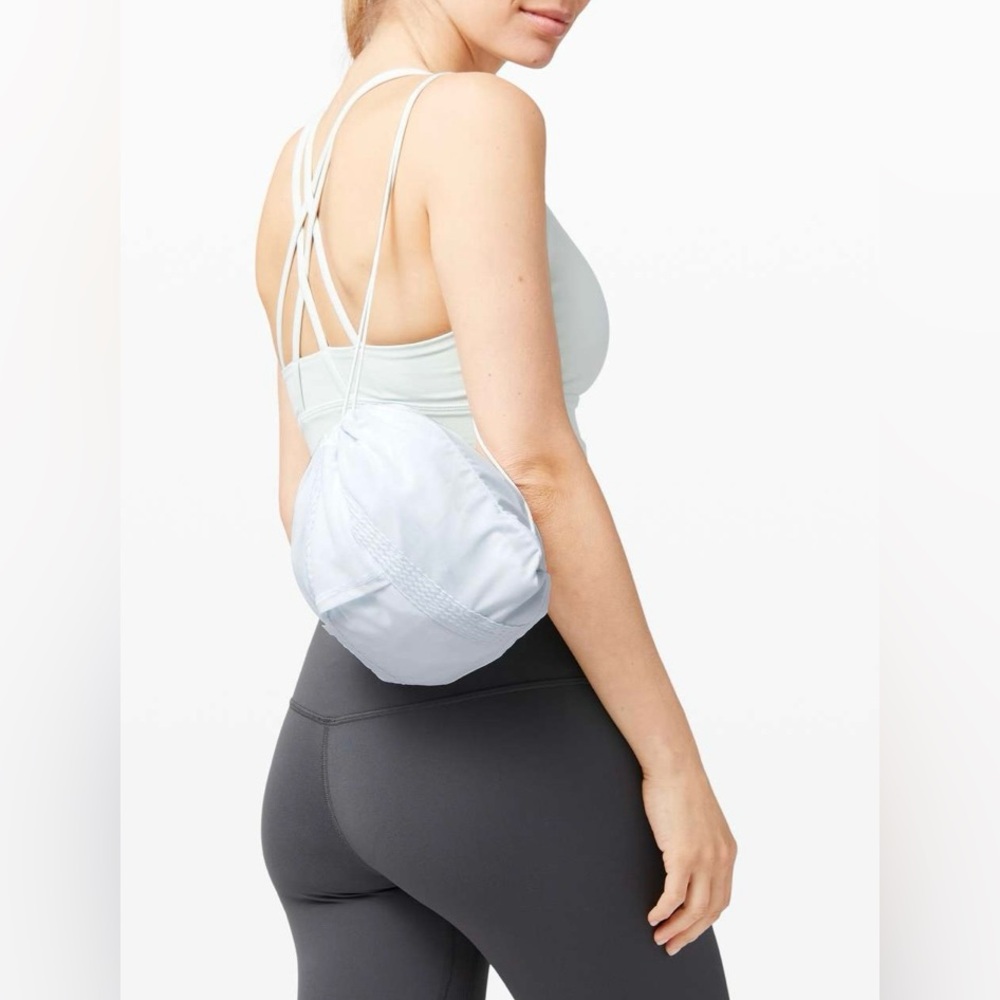 Lululemon Pack Light Pullover Half Zip Almost Blue - image 4